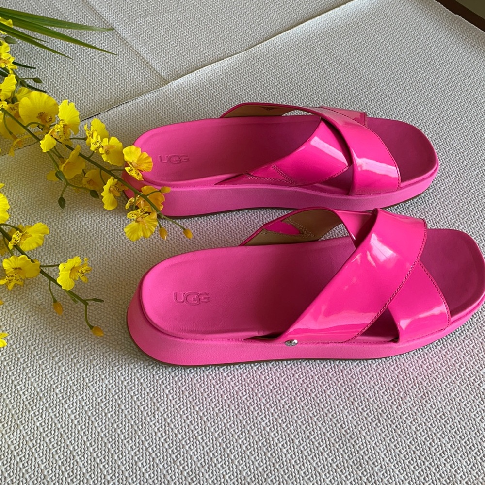 UGG EMILY Sandal